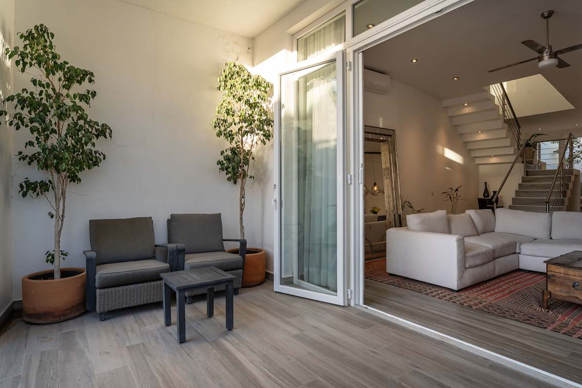 Casa Blanca, 2BR Modern Home with Rooftop Views 29