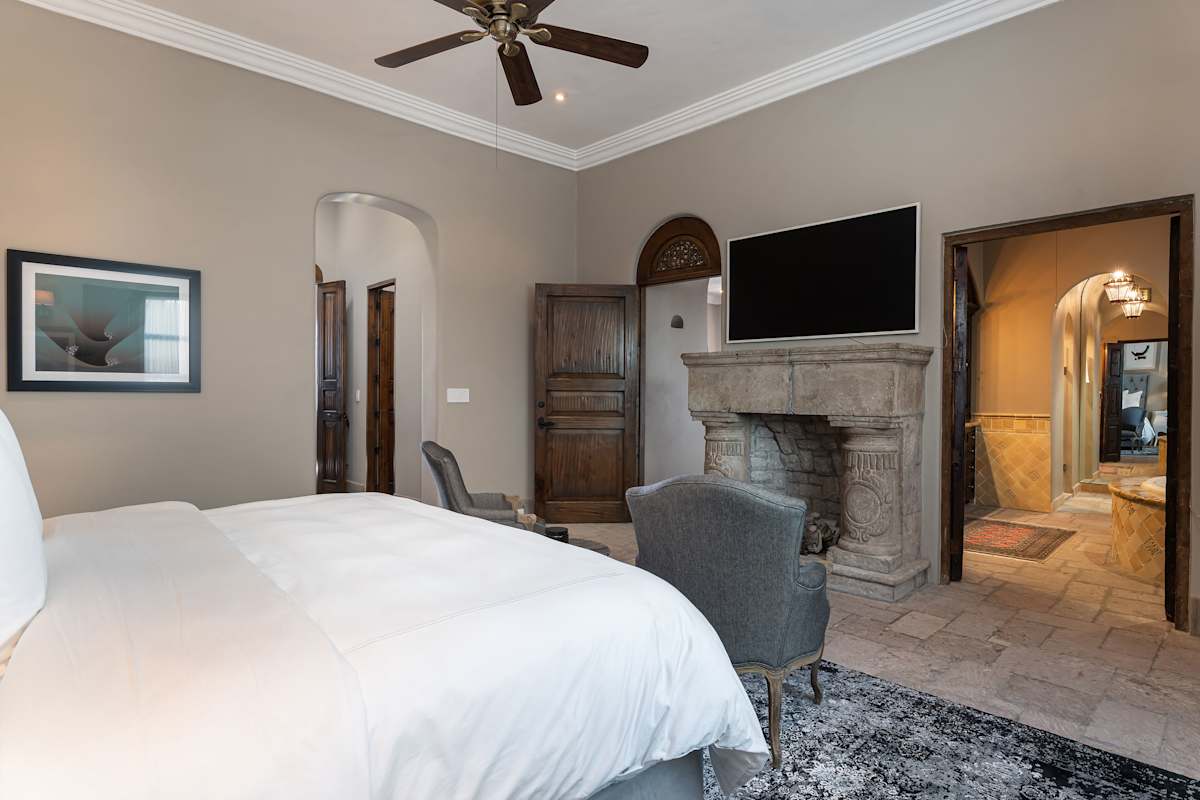 Casa Faroles, Designer 7BR Villa with Pool Jacuzzi & Full Staff 13