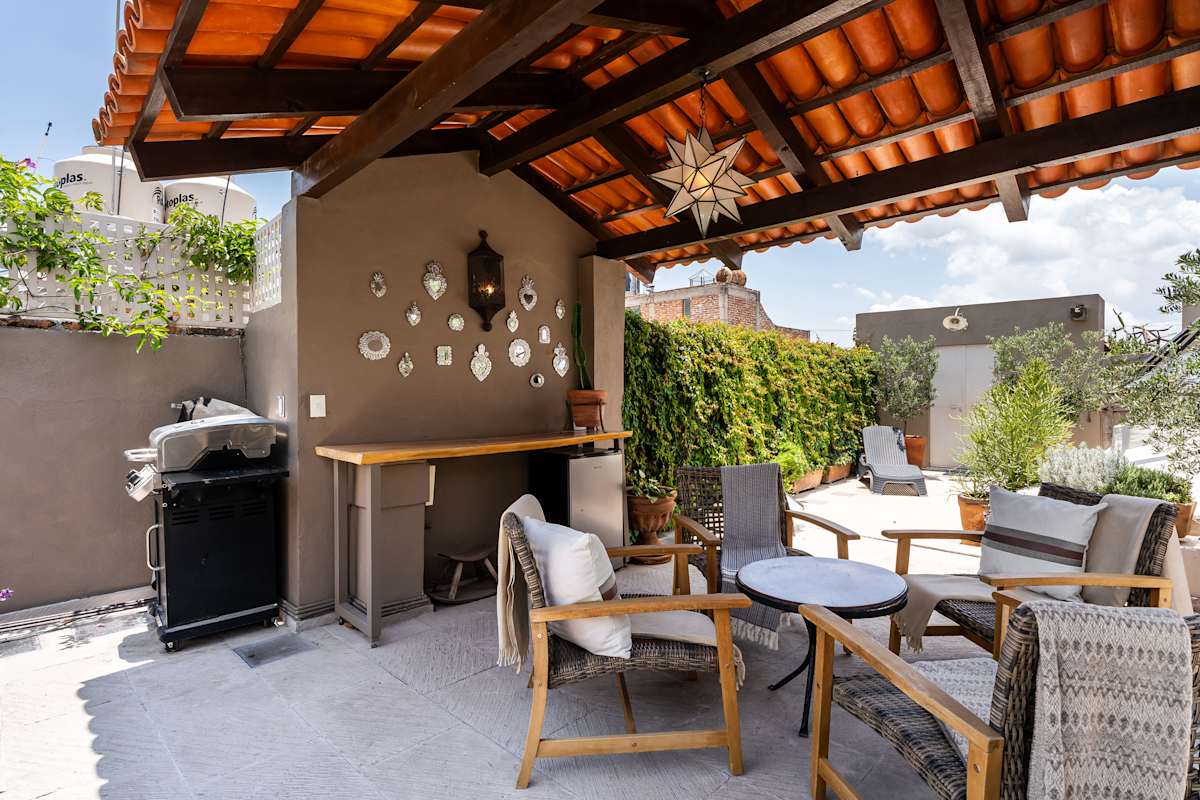 Casa Jari, 2BR Centro Home with Rooftop Terrace 6