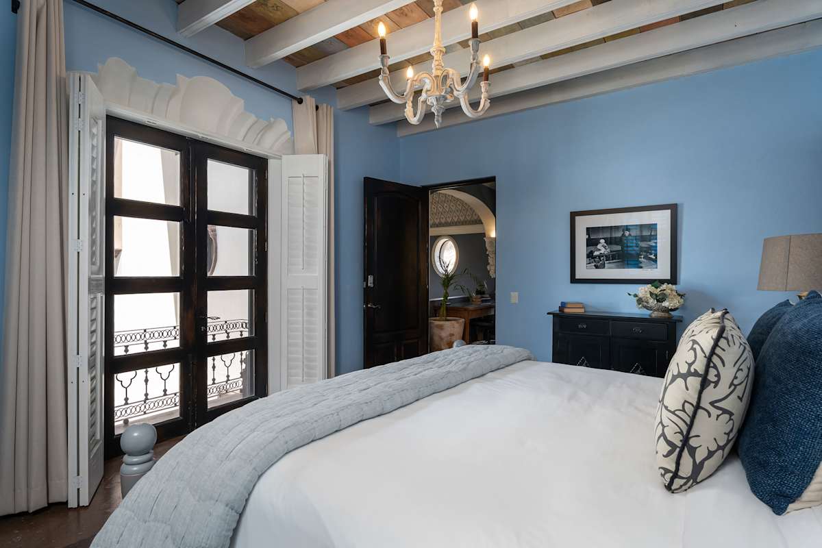 Casa Elegante, 3BR Modern Retreat in Centro 21