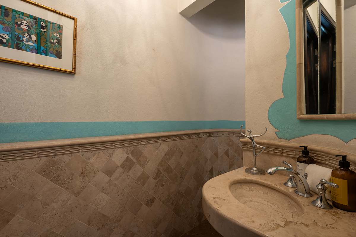Casa Elegante, 3BR Modern Retreat in Centro 33
