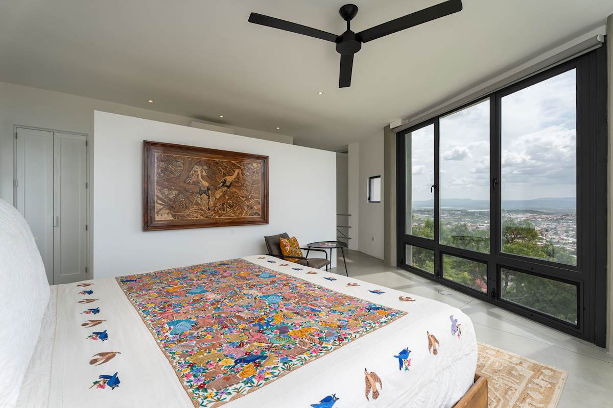 Casa Altamira: Stylish 1BR w/ City Views in Centro · photo 10