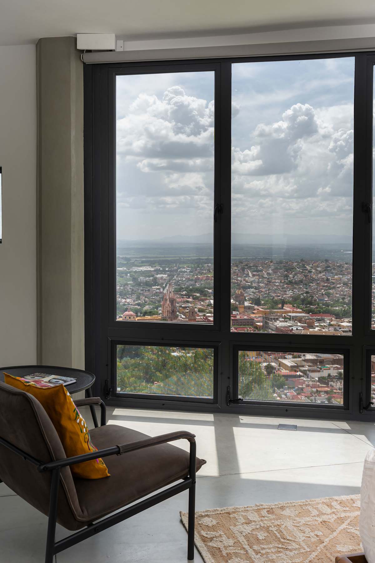 Casa Altamira: Stylish 1BR w/ City Views in Centro · photo 12