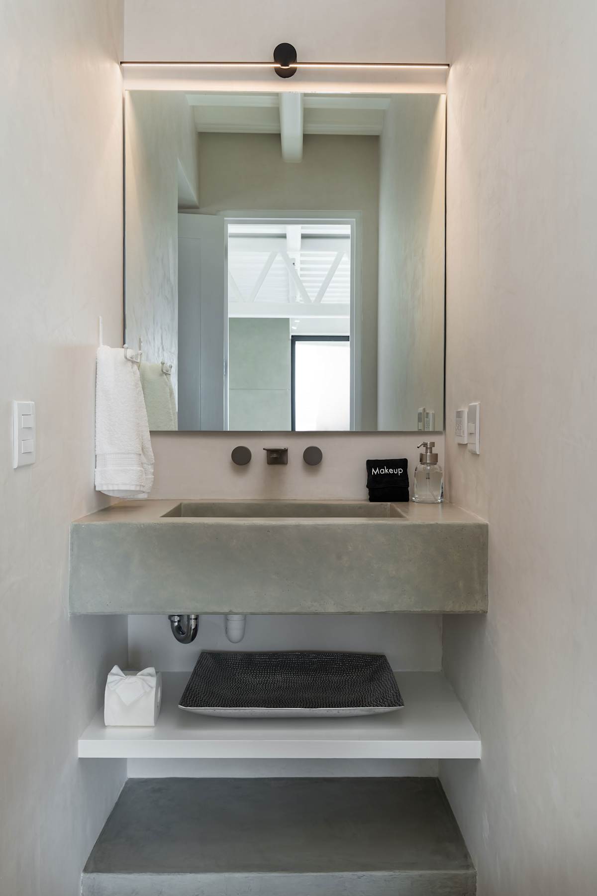 Casa Altamira: Stylish 1BR w/ City Views in Centro · photo 23