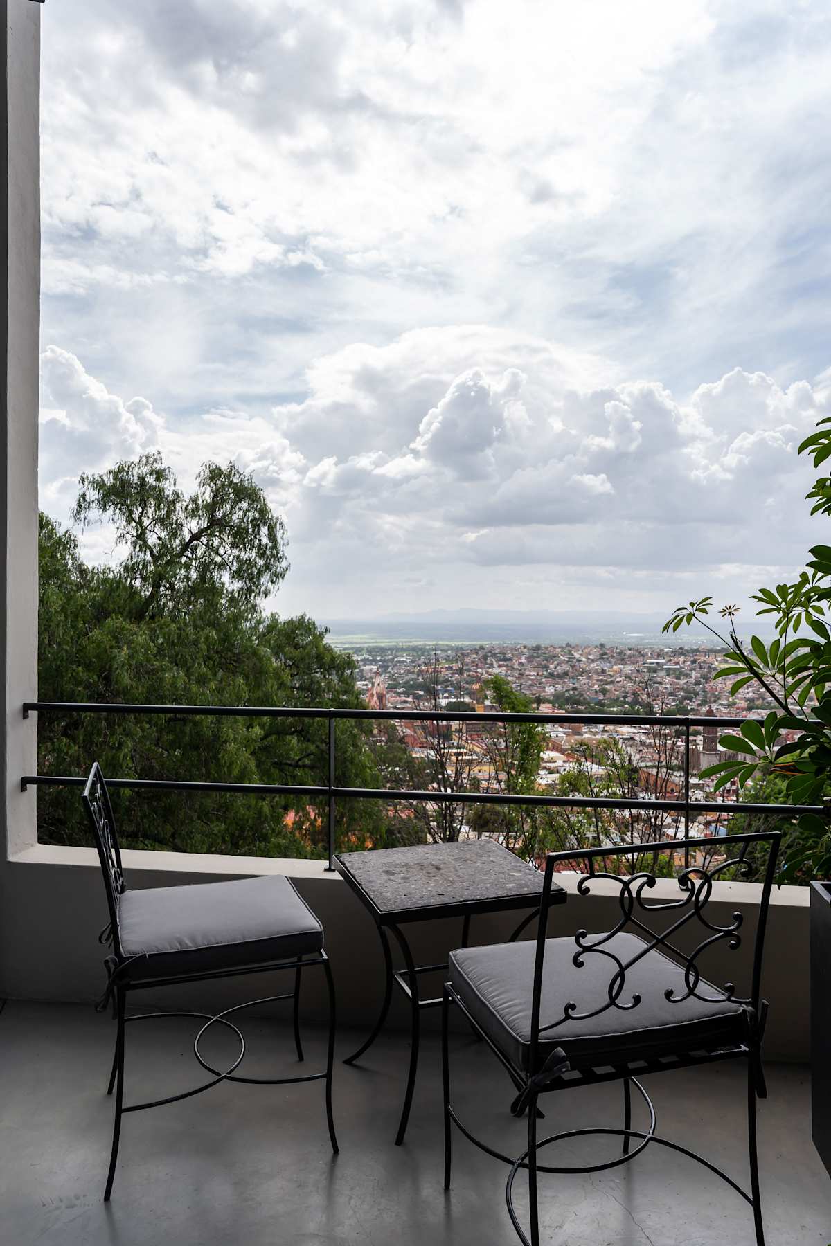 Casa Altamira: Stylish 1BR w/ City Views in Centro · photo 35