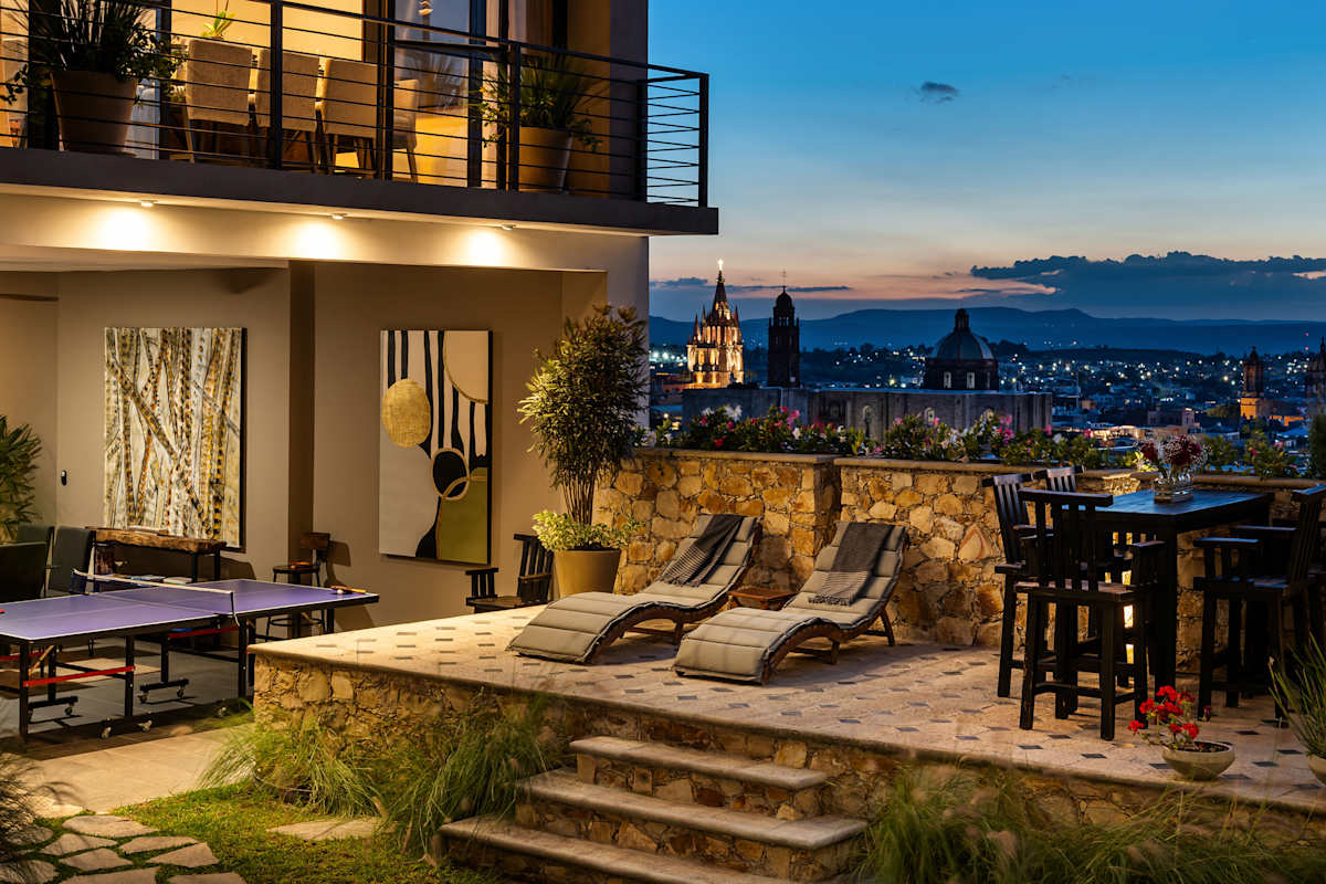 Vista Vieja – 6BR Luxury Villa with Pool & Views, a Mini Resort with Indoor/Outdoor Living · photo 29