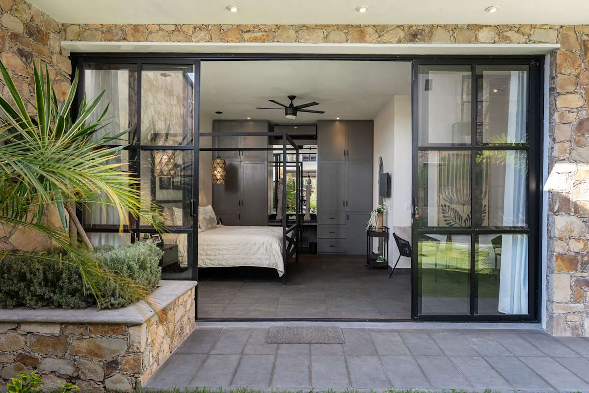 Vista Vieja – 6BR Luxury Villa with Pool & Views, a Mini Resort with Indoor/Outdoor Living · photo 40