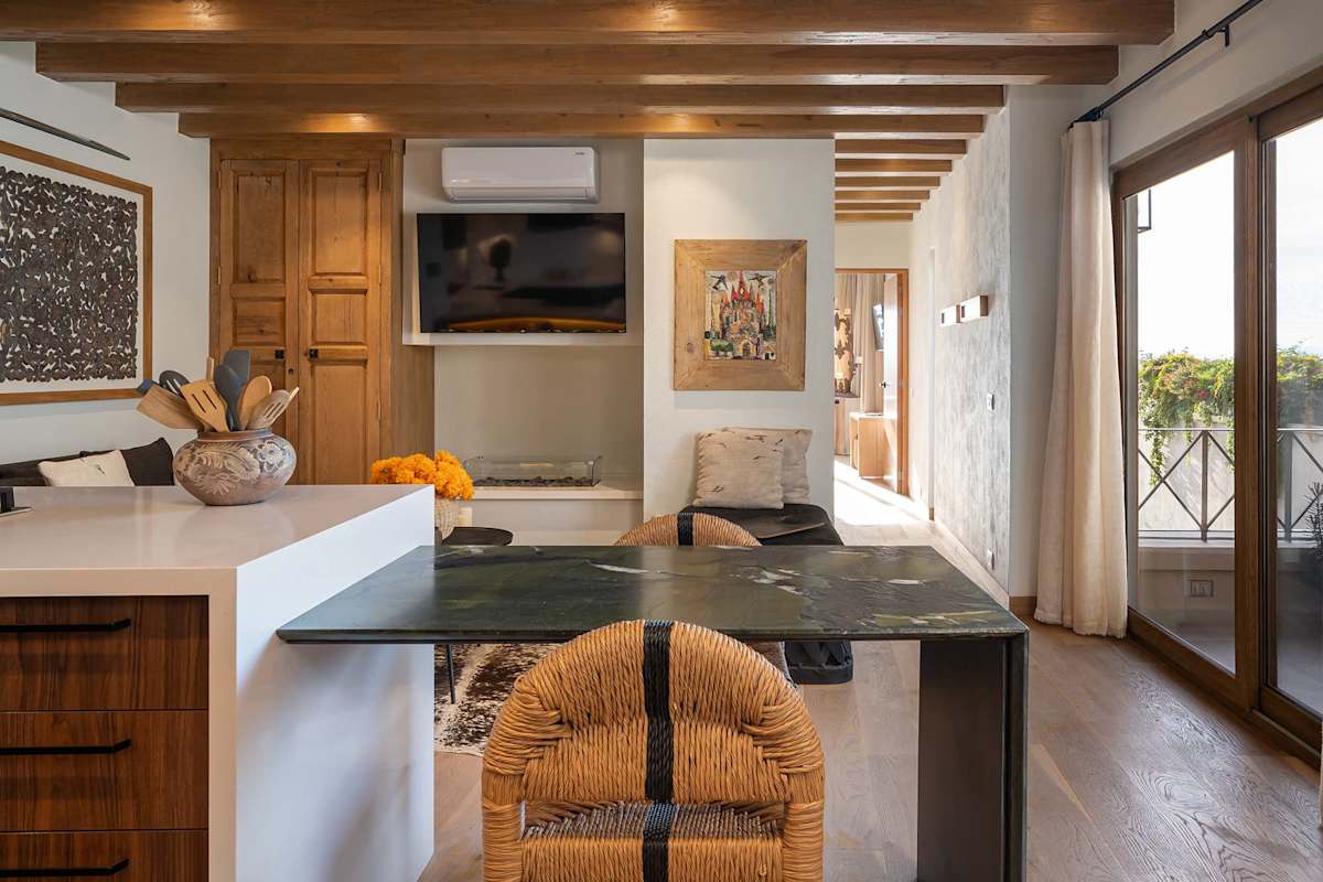Le Cottage Penthouse, Large Terrace & City Views 9
