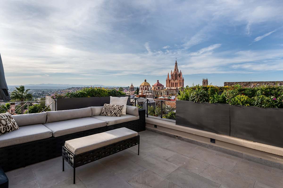 Le Cottage Penthouse, Large Terrace & City Views 18