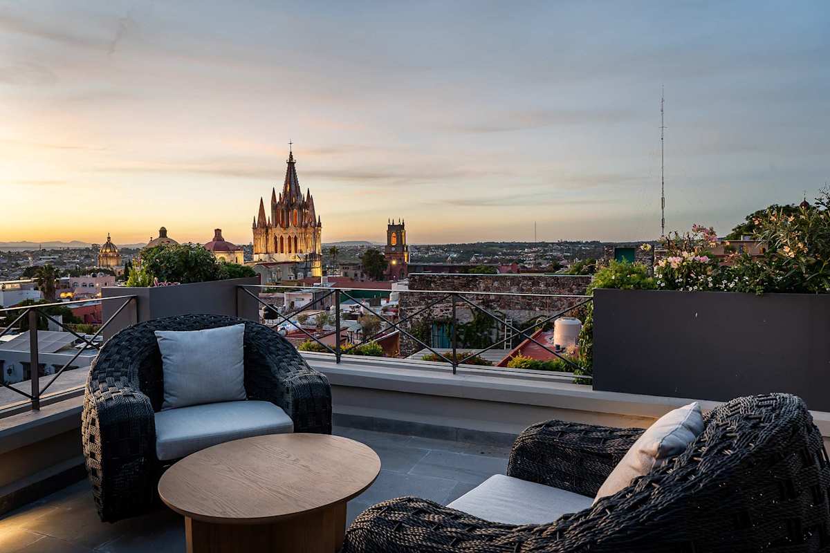 Le Cottage Penthouse, Large Terrace & City Views 21