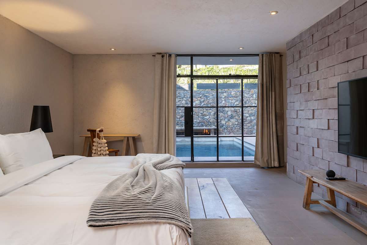 The Glasshouse — Contemporary 5BR w/Pool & Rooftop 10