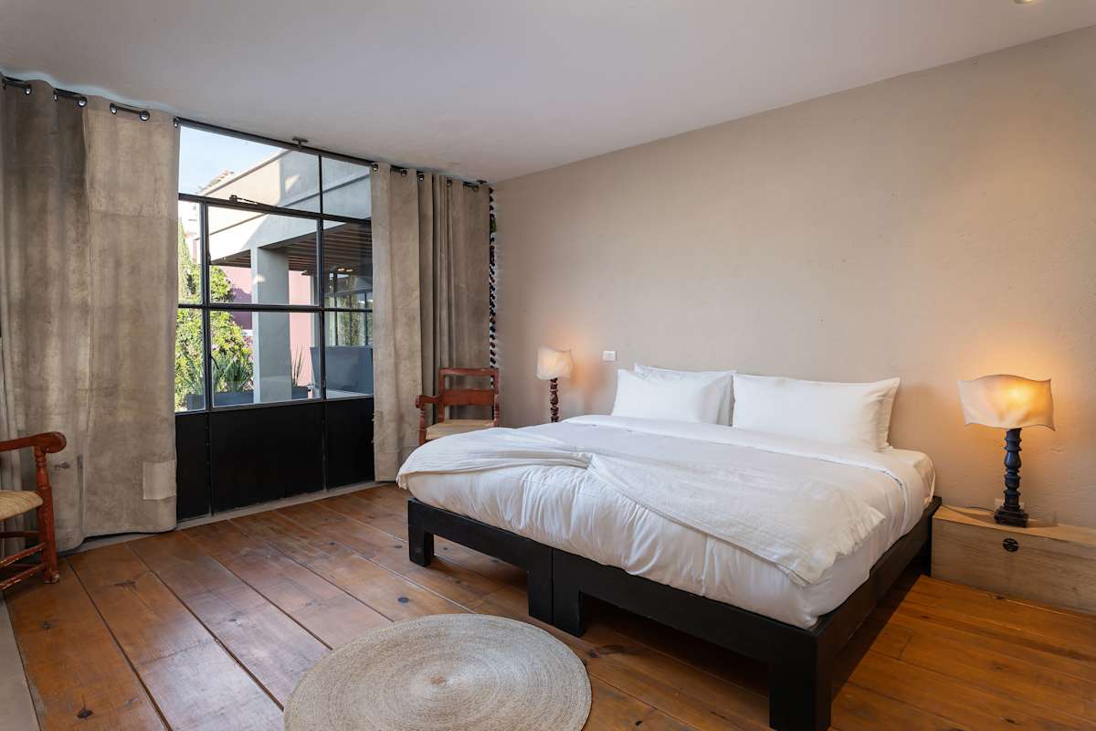 The Glasshouse — Contemporary 5BR w/Pool & Rooftop 25