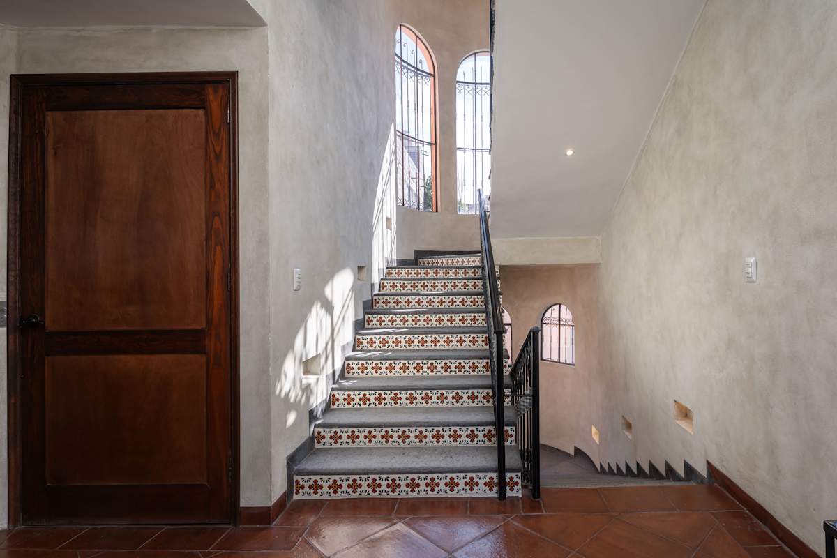 3BR Guadalupe Home with Rooftop & Elevator, Flat Walk to Centro 35
