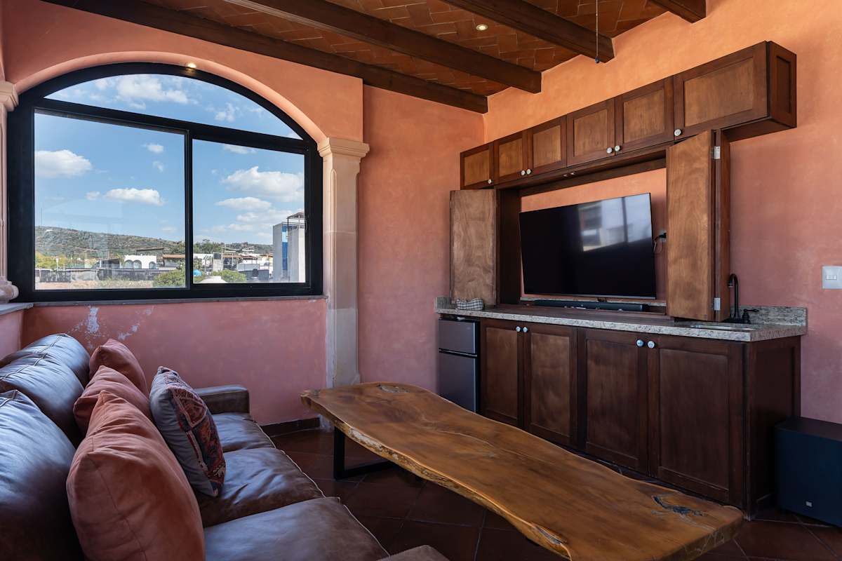 3BR Guadalupe Home with Rooftop & Elevator, Flat Walk to Centro 32
