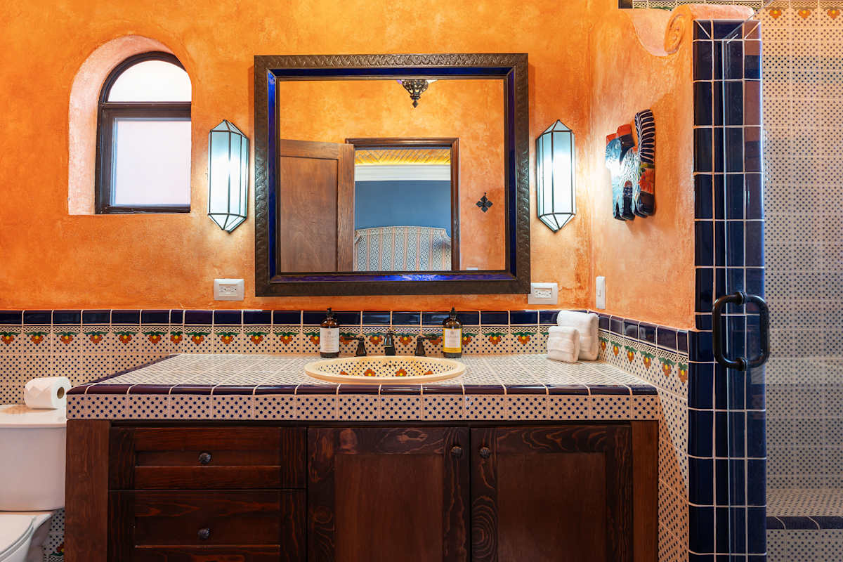 3BR Guadalupe Home with Rooftop & Elevator, Flat Walk to Centro 16