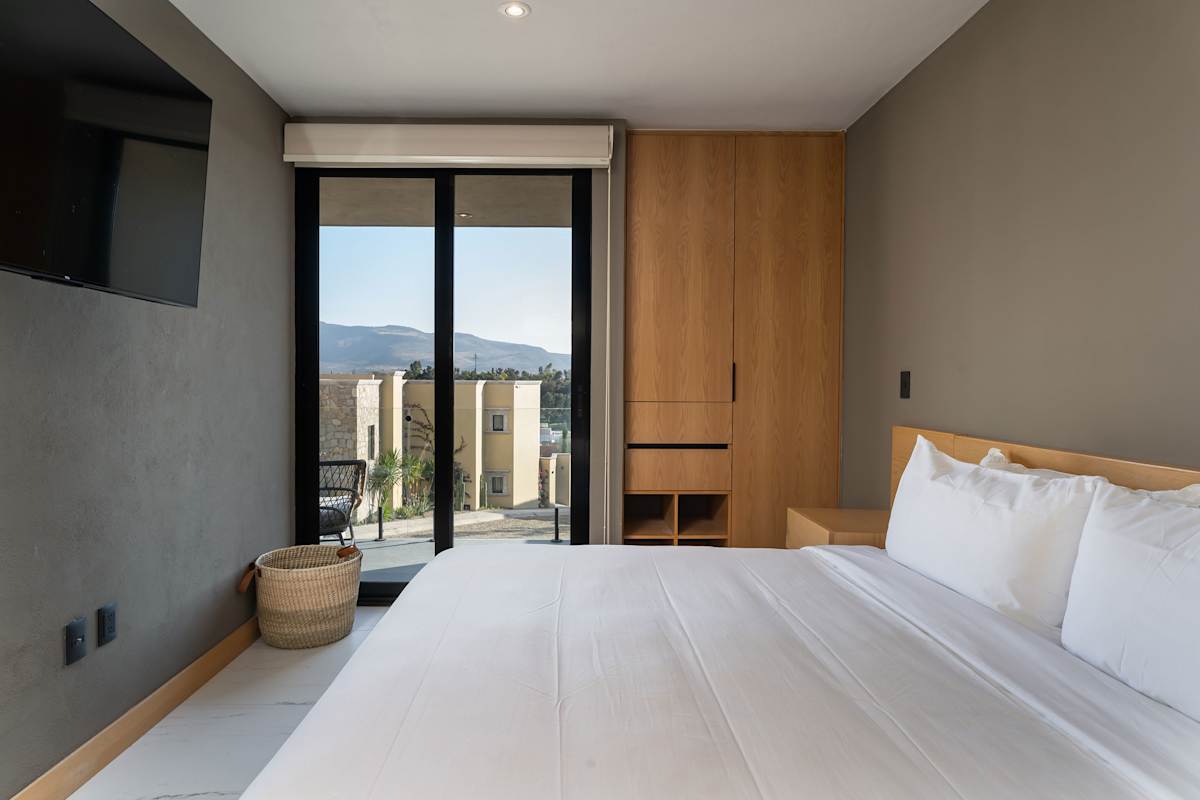 Casa Malanquín, Modern 4BR Home in Golf Community 30