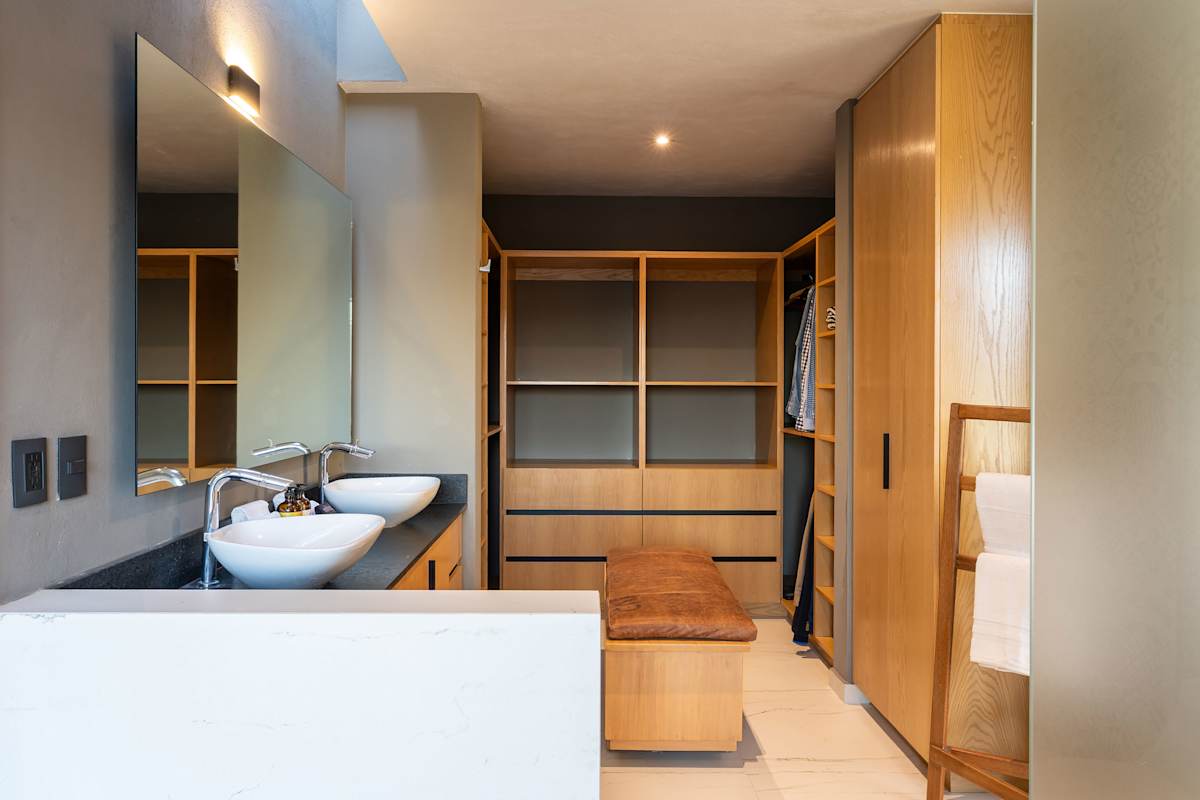 Casa Malanquín, Modern 4BR Home in Golf Community 22