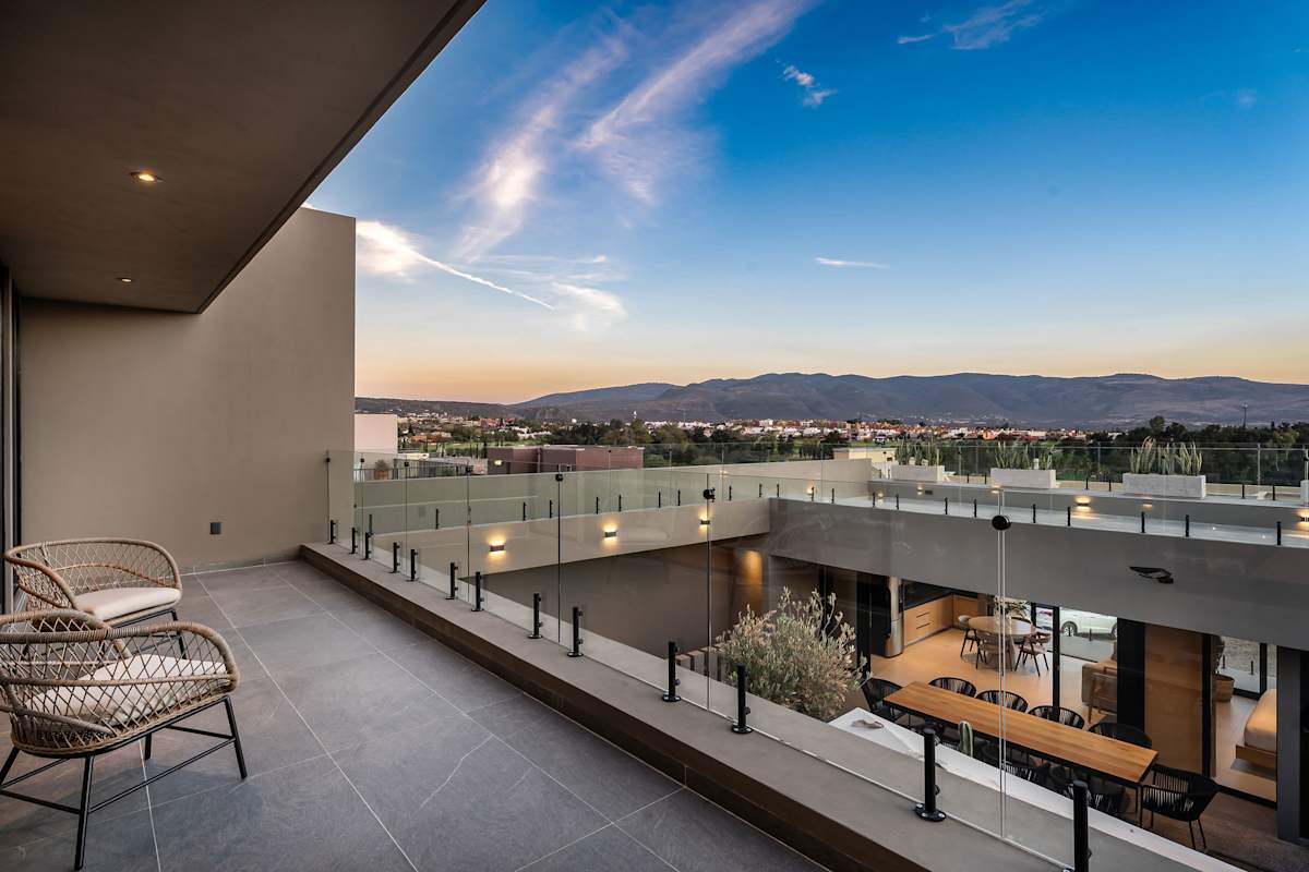 Casa Malanquín, Modern 4BR Home in Golf Community 24