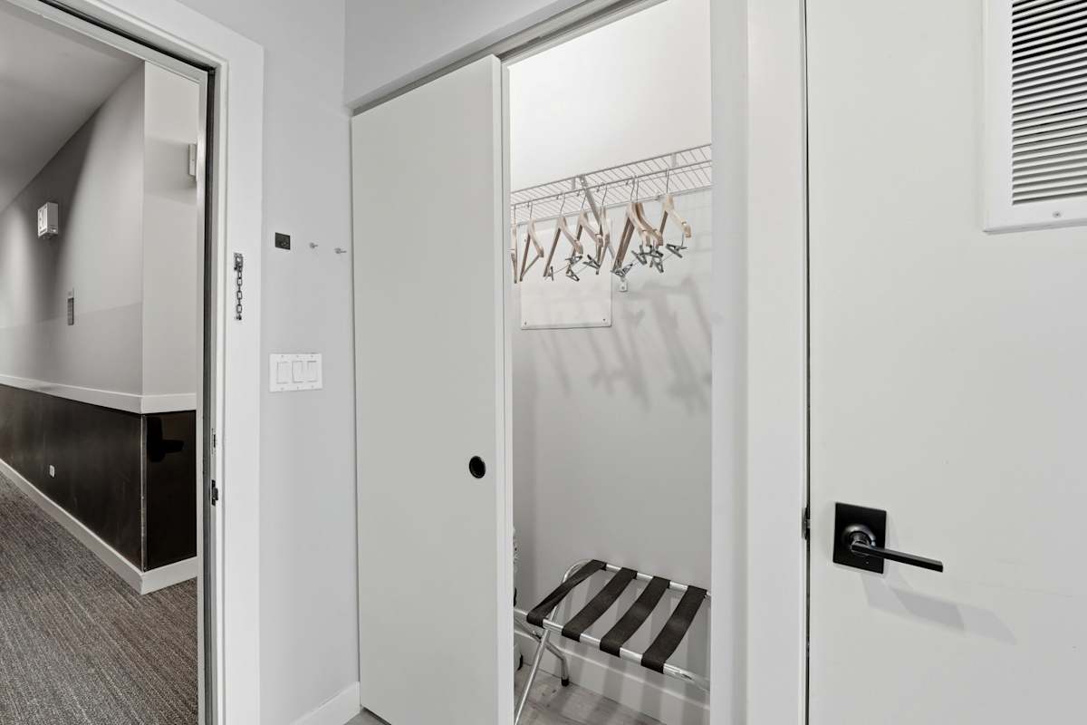 Two-bedroom, 2nd floor, king and double, photo 15 of 30