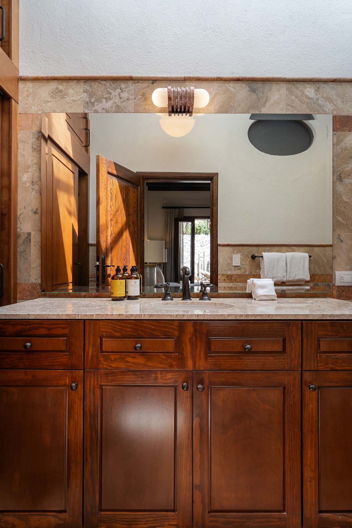 Casa Rose, 6BR Estate with Private Pool & Rooftop 32