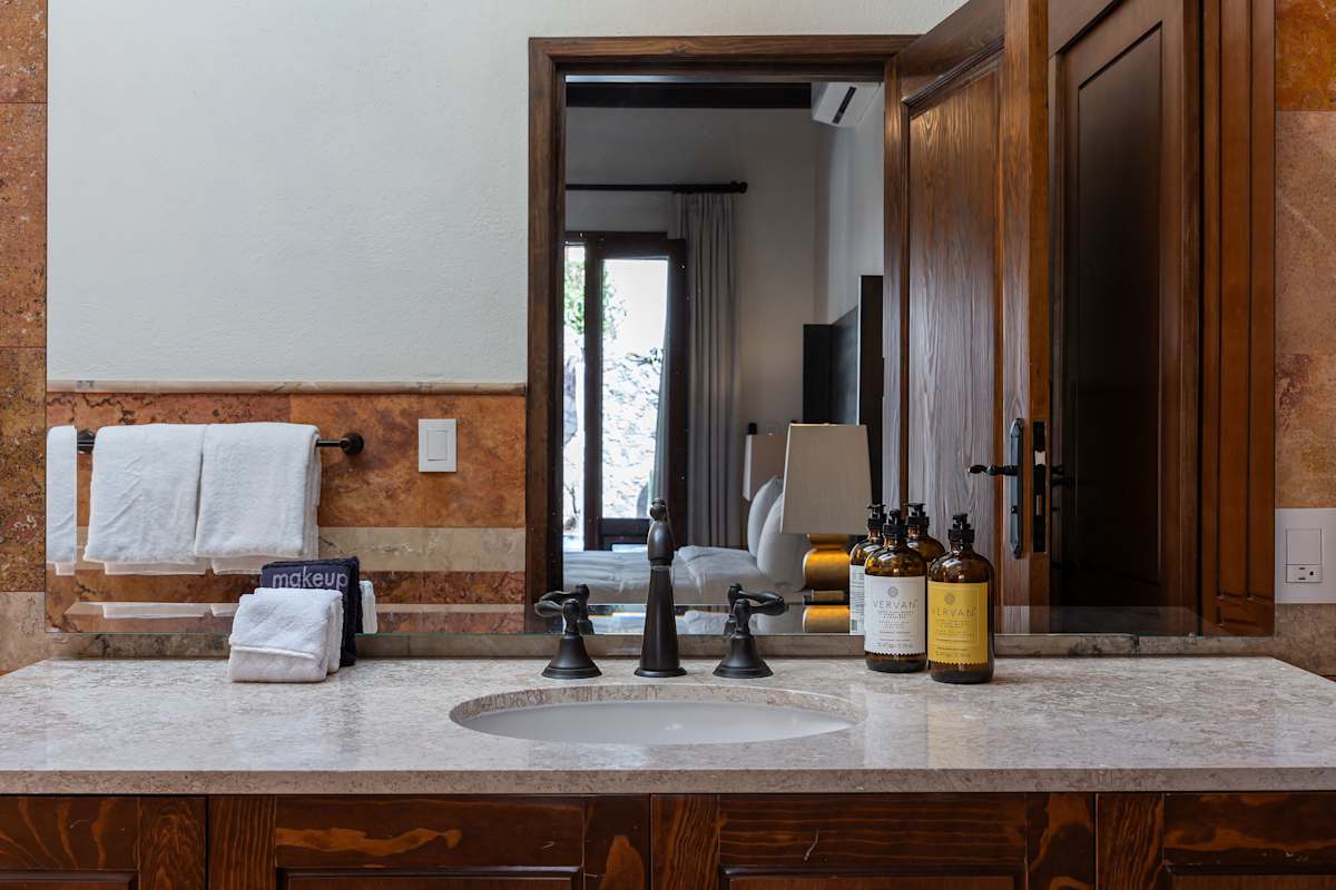 Casa Rose, 6BR Estate with Private Pool & Rooftop 17