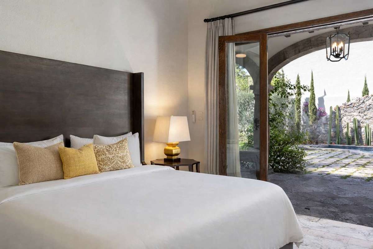 Casa Rose, 6BR Estate with Private Pool & Rooftop 14