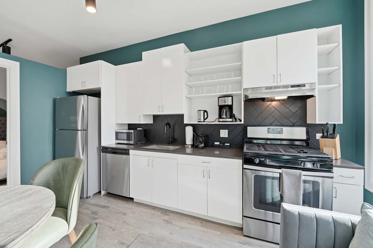 Three-bedroom, 11th floor, photo 5 of 49