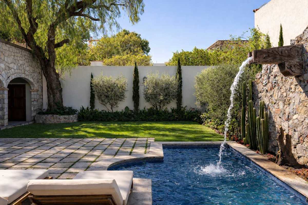 Casa Rose, 6BR Estate with Private Pool & Rooftop 37