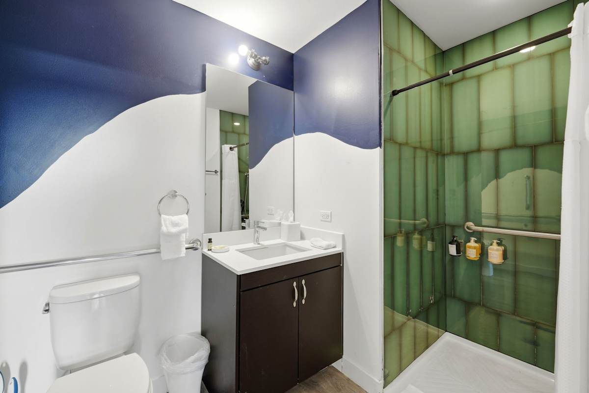 Three-bedroom, 10th floor, photo 4 of 44