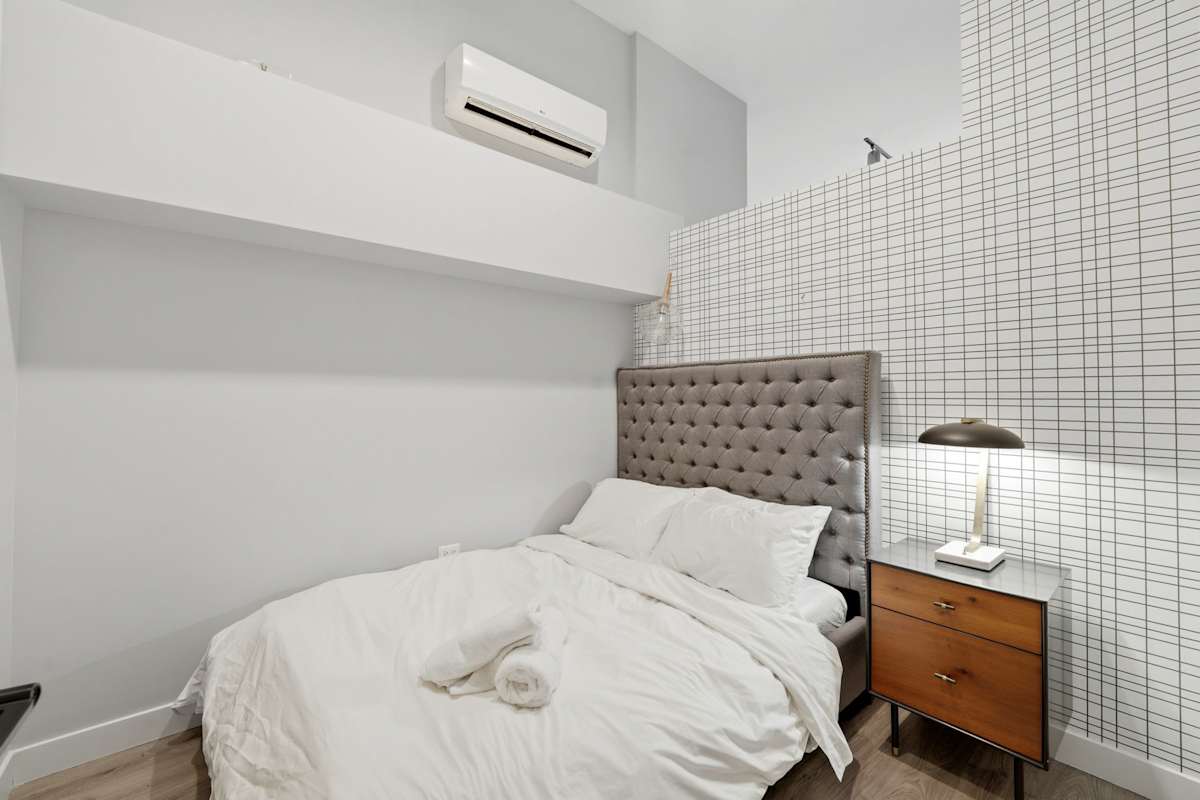 Three-bedroom, 10th floor, photo 24 of 44