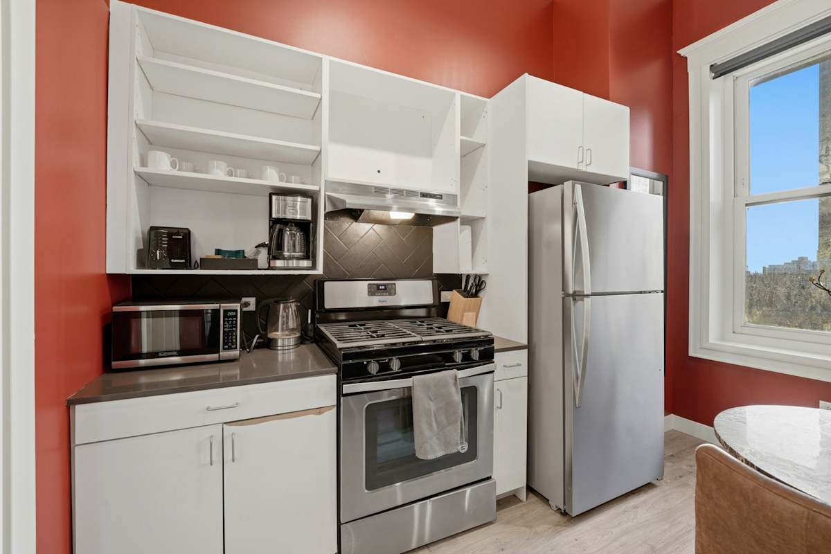 Two-bedroom, 9th floor, photo 9 of 39