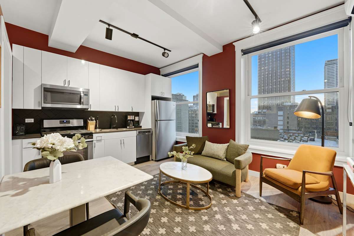 Two-bedroom, 9th floor, photo 3 of 39