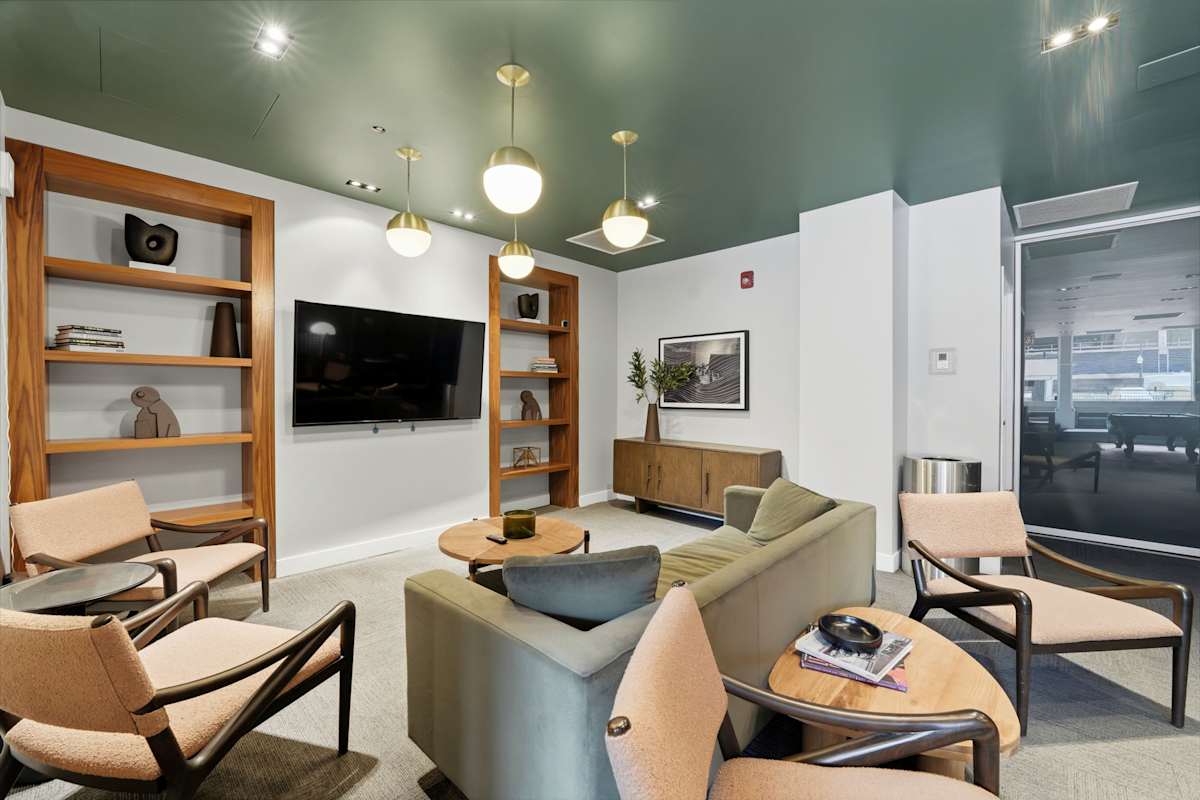 Three-bedroom, 11th floor, photo 39 of 49