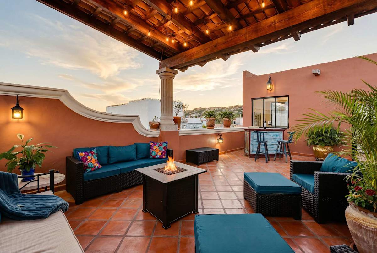 Casa Mimosa, 3BR Retreat with Rooftop & City Views 23