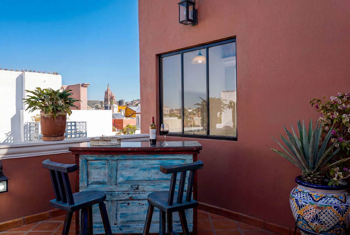 Casa Mimosa, 3BR Retreat with Rooftop & City Views 24