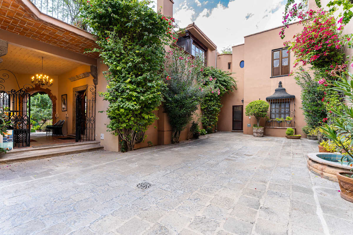 Casa Inspiración, 6BR Grand Estate w/ Lush Gardens · photo 40
