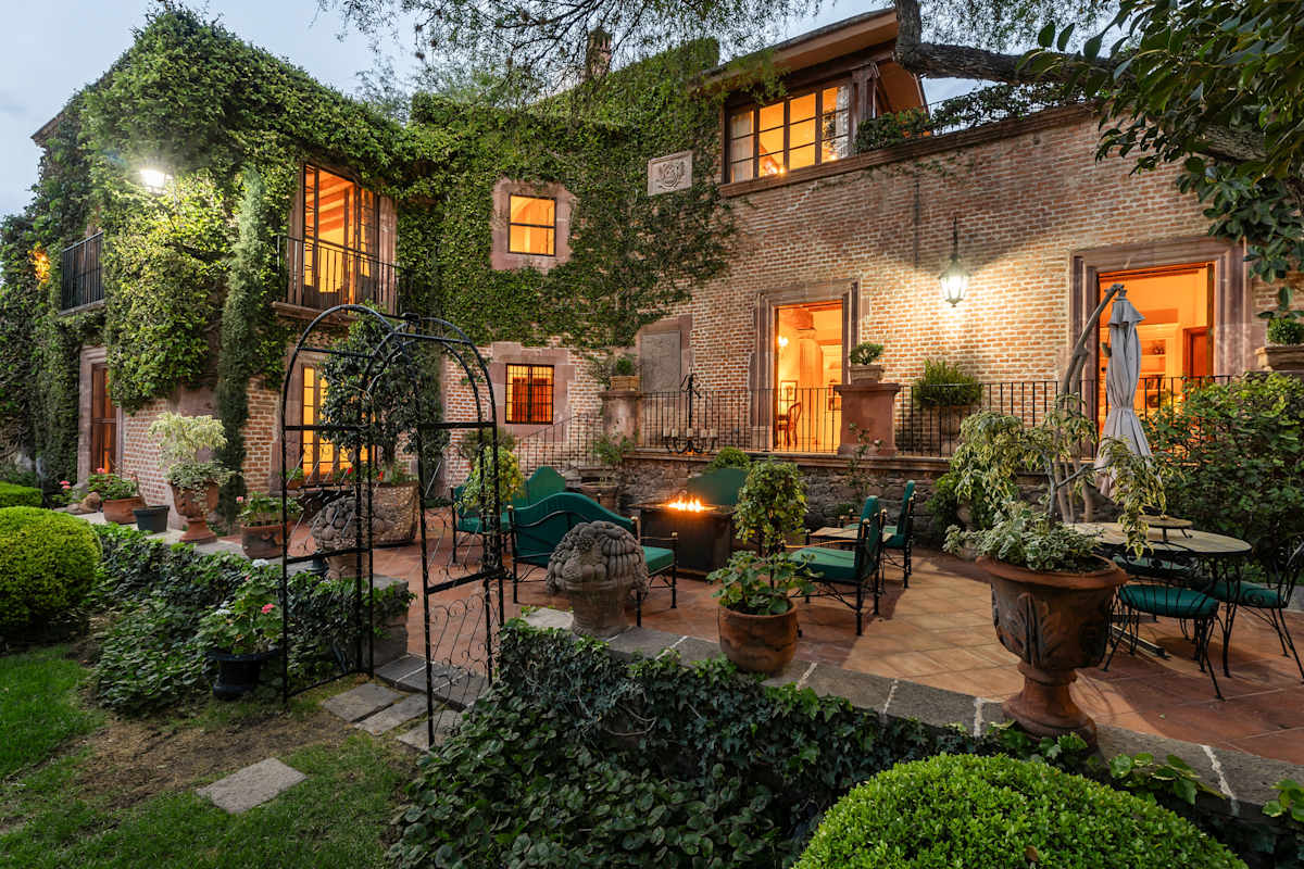 Casa Inspiración, 6BR Grand Estate w/ Lush Gardens · photo 37