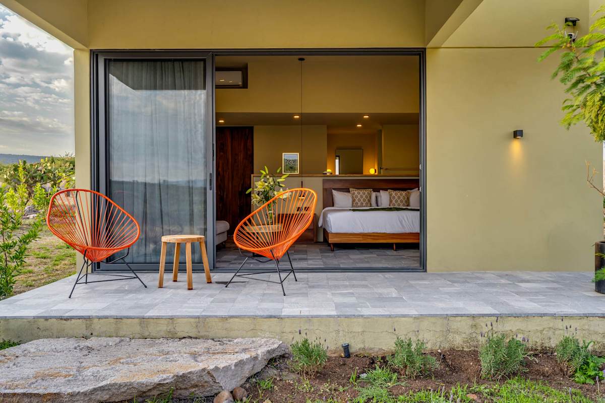 Villa Lua Bungalow B • Countryside Retreat 3 Guests w/ Outdoor Soaking Tub & Fire Pit 2