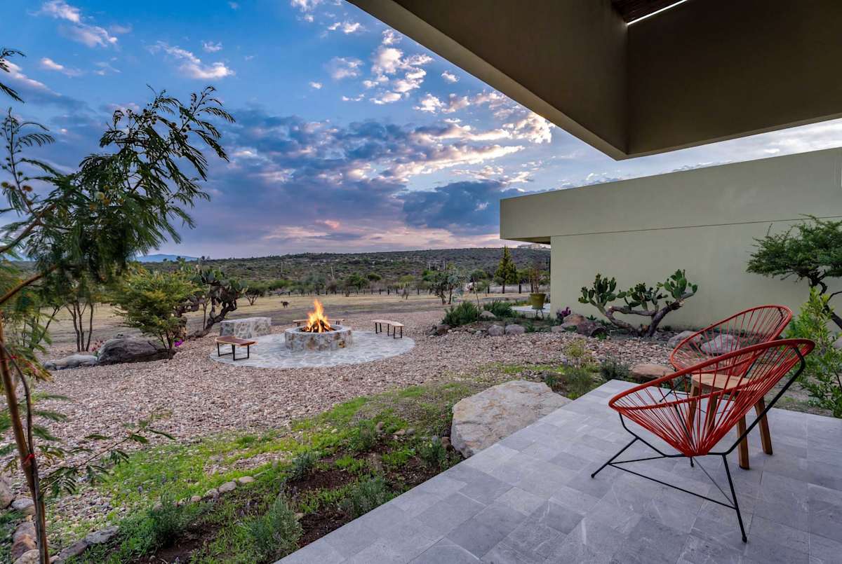 Villa Lua Bungalow B • Countryside Retreat 3 Guests w/ Outdoor Soaking Tub & Fire Pit 14