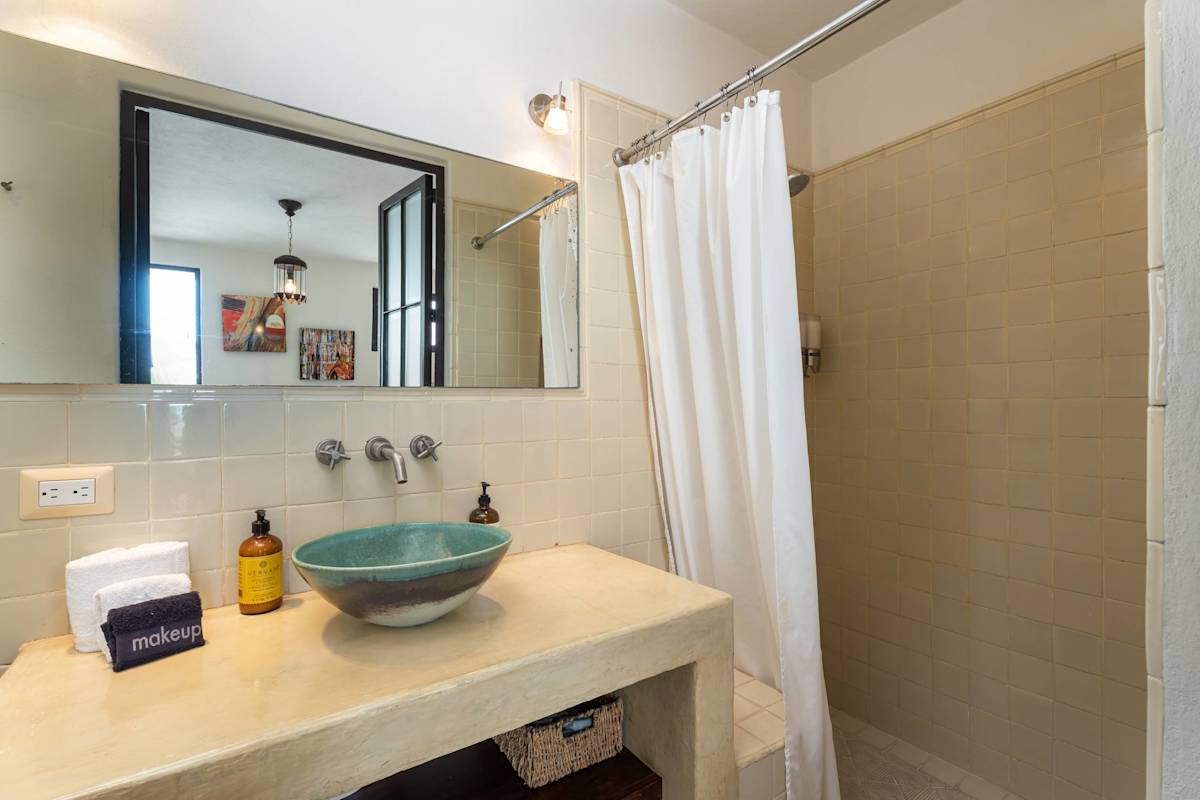 Casa Laura, Architectural Gem w/ Rooftop Views 22