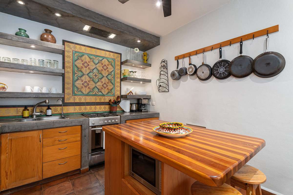 Casa Laura, Architectural Gem w/ Rooftop Views 11