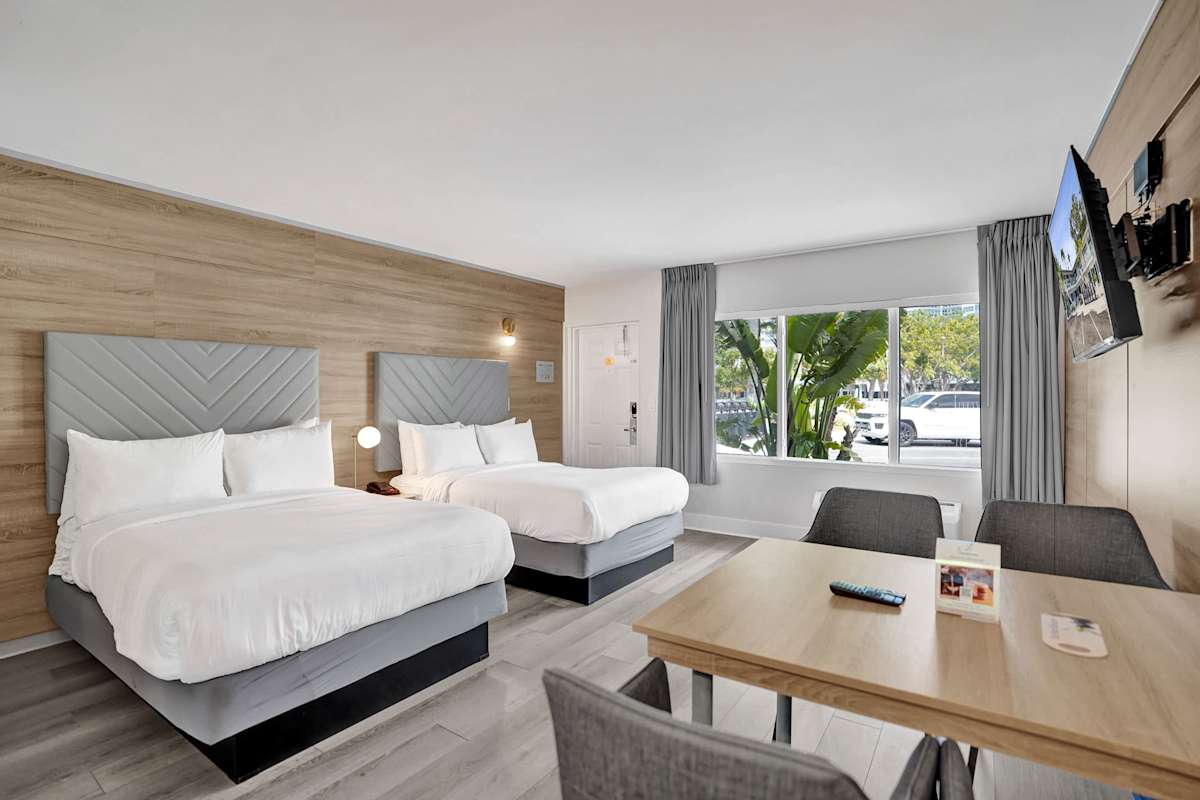Ocean Blvd Two Doubles Suite with Kitchenette!