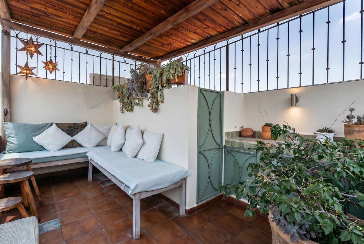 Casa Laura, Architectural Gem w/ Rooftop Views 17