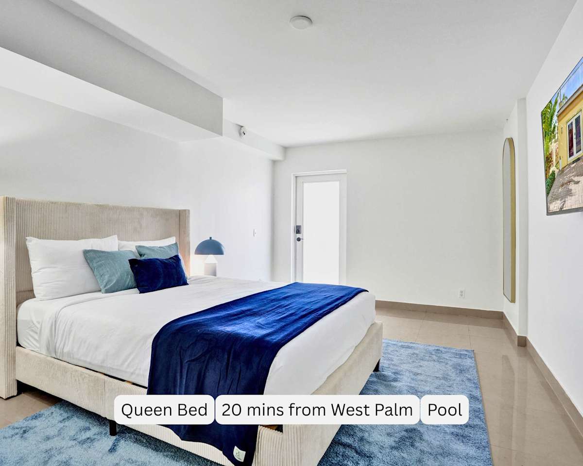 Bright Lake Worth Suite Queen Bed & Pool
