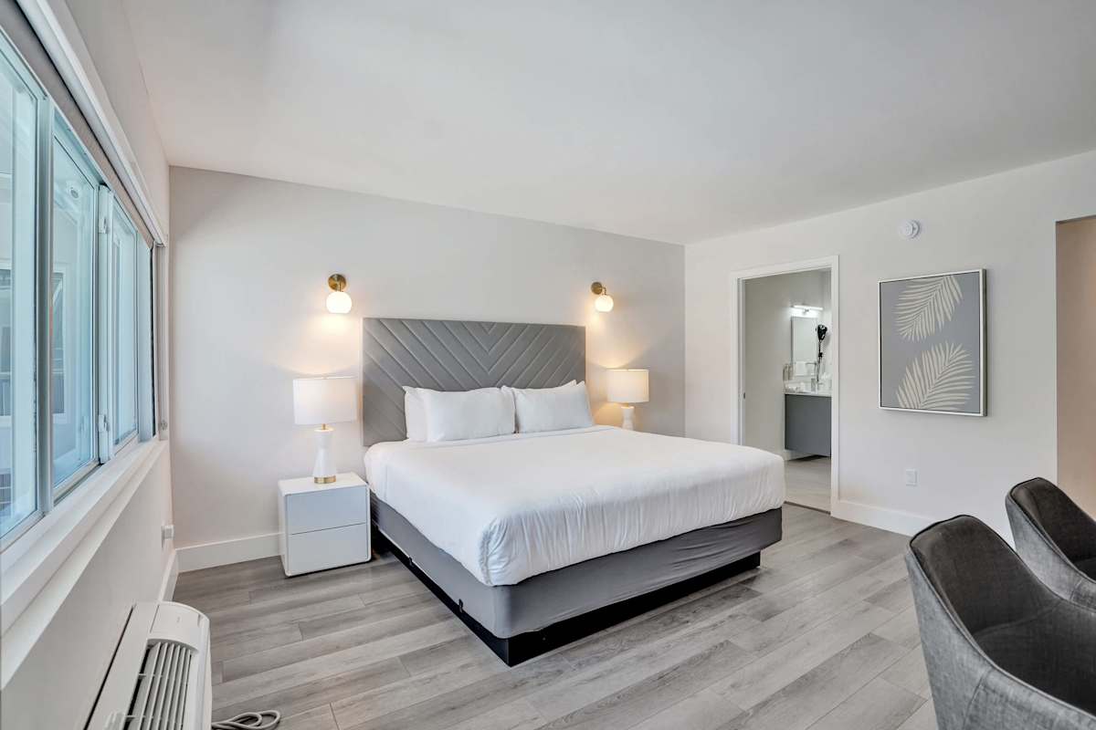 Accessible King Getaway in Fort Lauderdale