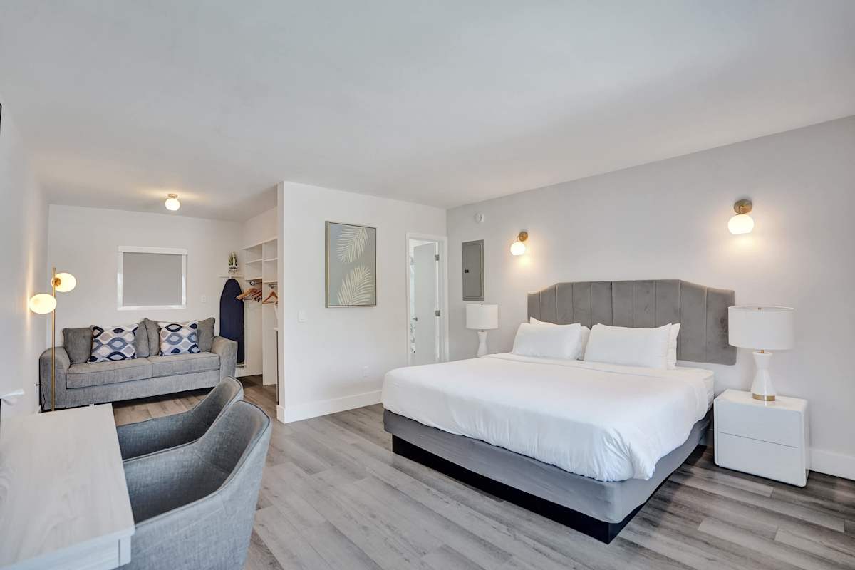 Botanica Deluxe King Room in Fort Lauderdale