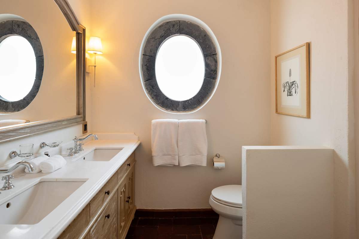 Suite 5: Ensuite bathroom with shower and copper soaking tub