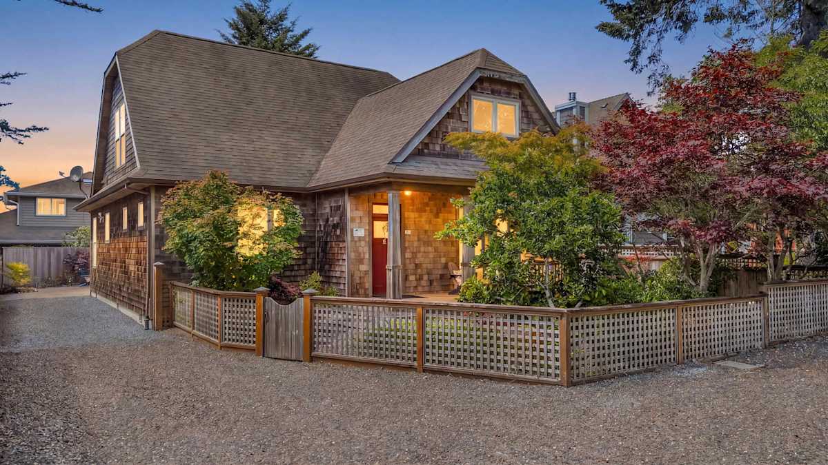 Welcome to Pelican Perch by Manzanita Beach Getaway!