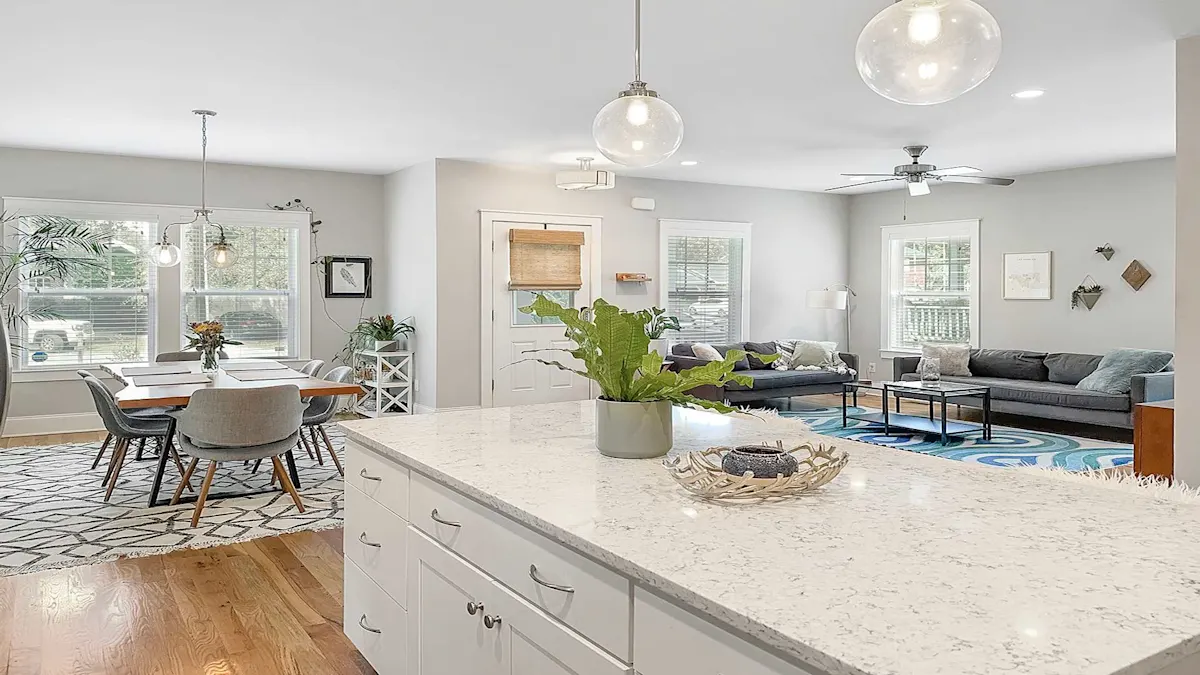 The Live Oak by Low Country Rentals — gallery preview 2