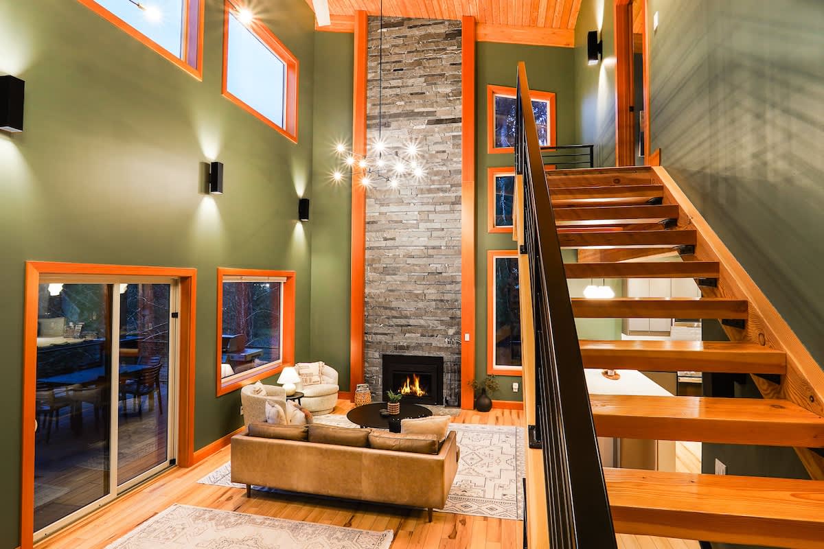 Mt Baker Rim Chalet with Private Hot Tub and Two King Bedrooms, photo 1 of 43